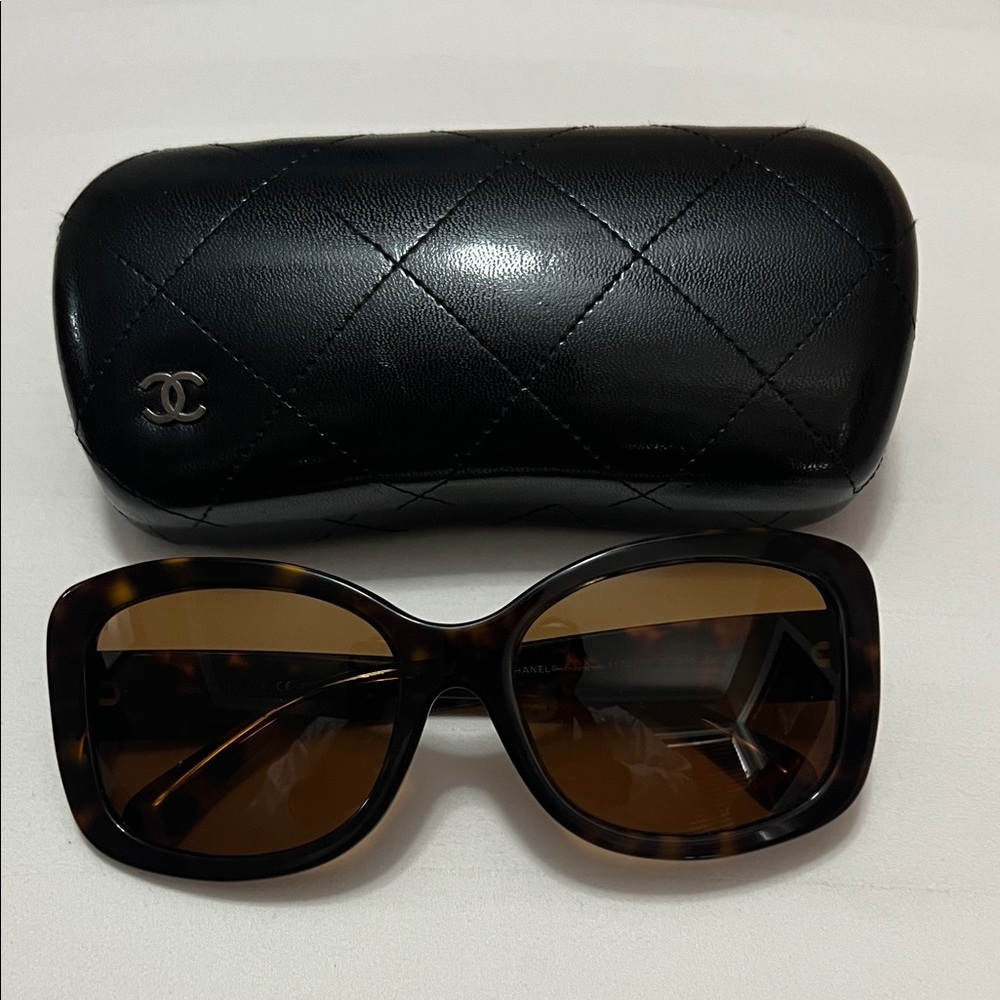 CHANEL Brown Tortoise Sunglasses